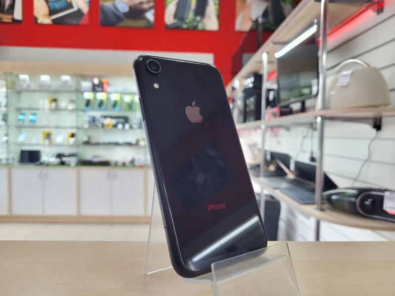Мобильный телефон Apple iPhone XR