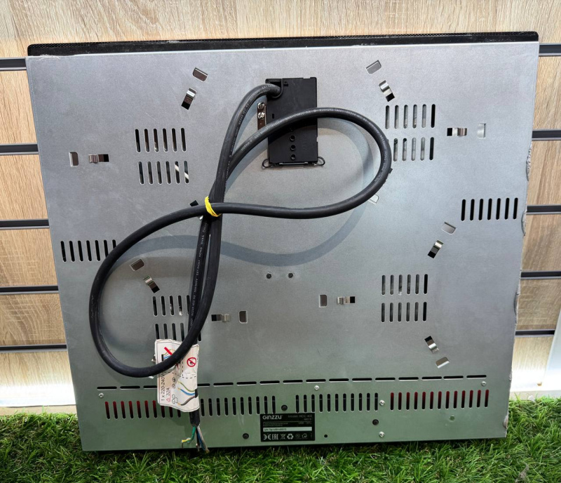 стеклокеримическая варочная панель  Ginzzu HCC-402