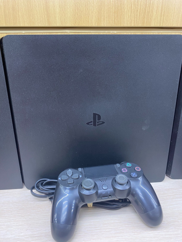 Игровая приставка PlayStation 4 Slim