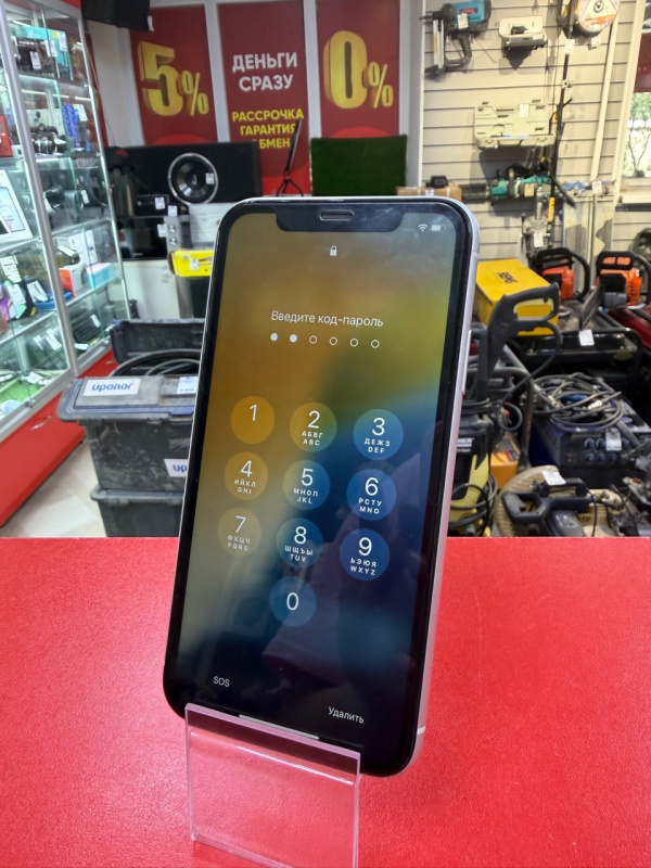 Мобильный телефон Apple iPhone XR