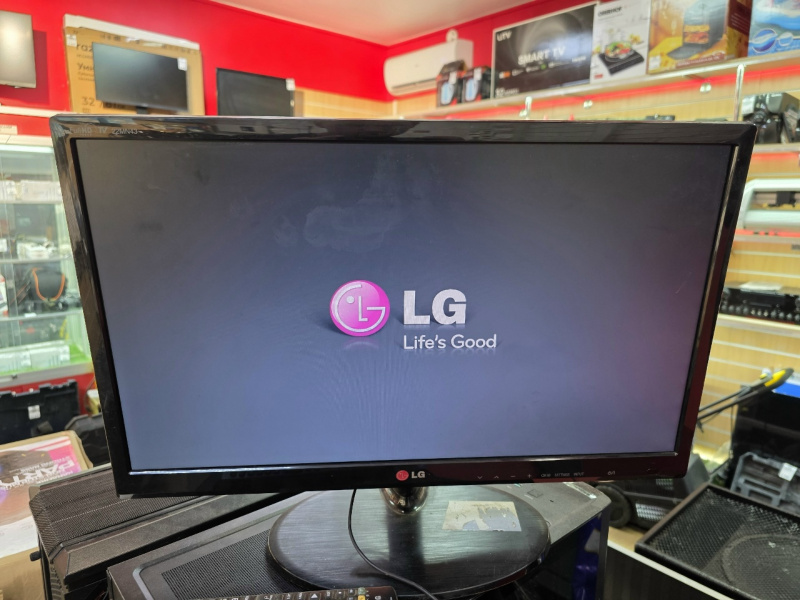 Телевизор LG 22MN43T-PZ