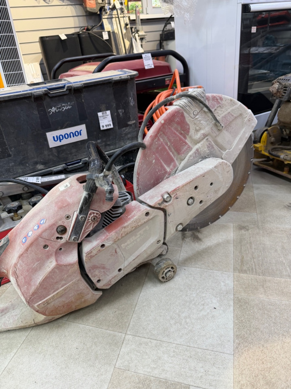 Бензорез Hilti DSH 900