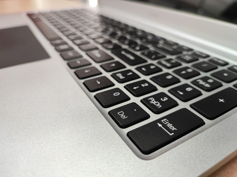 Ноутбук DEXP Aquilon